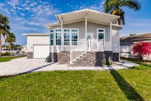 manufactured home skirting options displayed by Florida home with lush grass