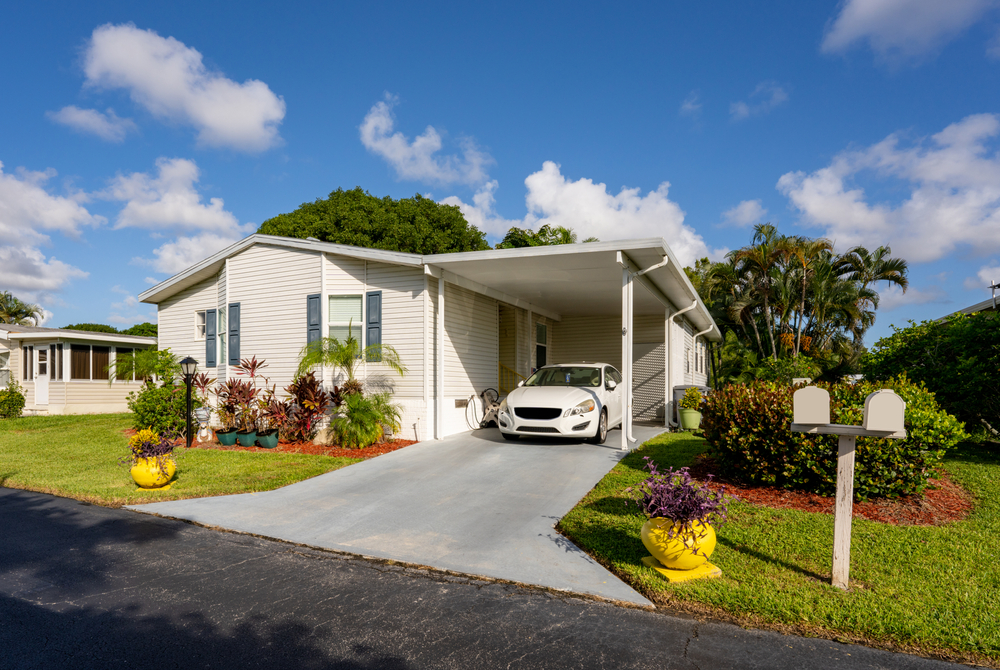 Photo,Of,A,Mobile,Home,In,A,Trailer,Park,With